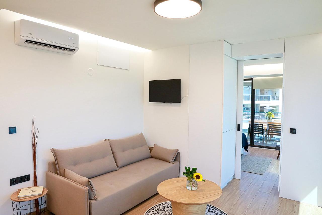 The First Key Luxury & Small Apartment In The Center Of クサンチ エクステリア 写真