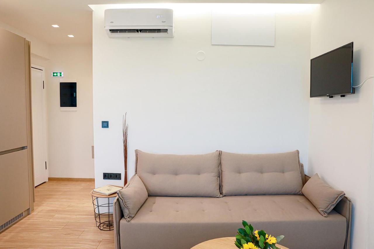 The First Key Luxury & Small Apartment In The Center Of クサンチ エクステリア 写真