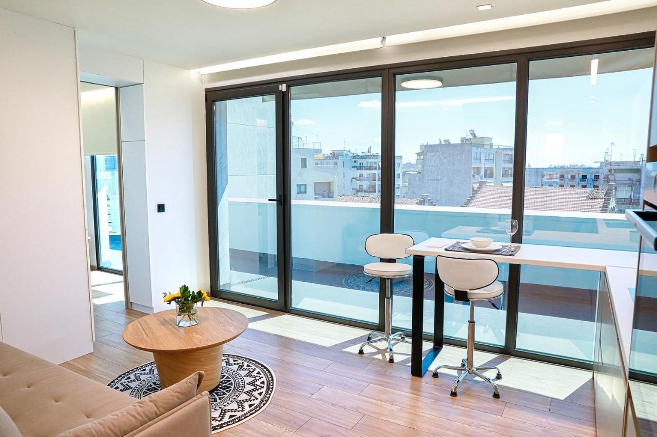 The First Key Luxury & Small Apartment In The Center Of クサンチ エクステリア 写真